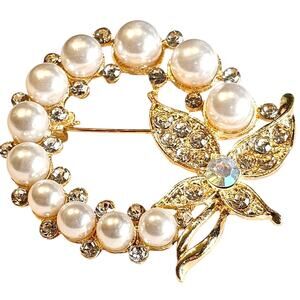 Crystal Brooch Pin Faux Pearl Rhinestone Butterfly Gold Tone Wreath Gift Box